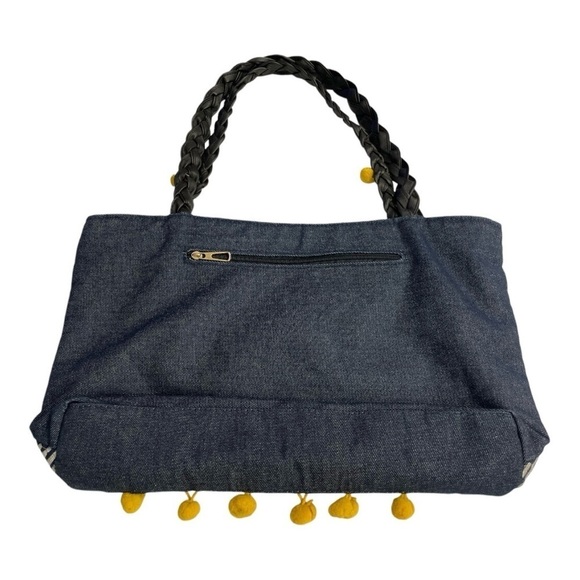 Ornately embroidered khaadi bag large size, perfect for the summer & Vacations - Picture 4 of 11
